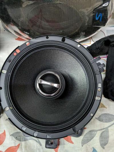 complete Alpine stero system with sub amp and install kit - Thumbnail 3