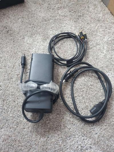 Xbox 360 - Thumbnail 2