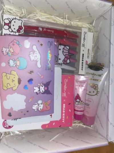 Hello Kitty Beauty Box - Thumbnail 2