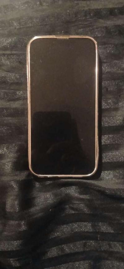 iPhone 13 - Thumbnail 2