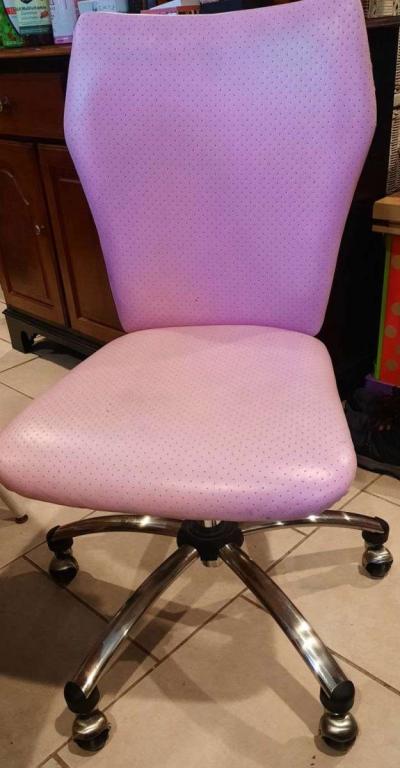 rolling chair - Thumbnail 3