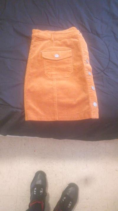 Im brown corduroy skirt button down the front size extra - Thumbnail 4