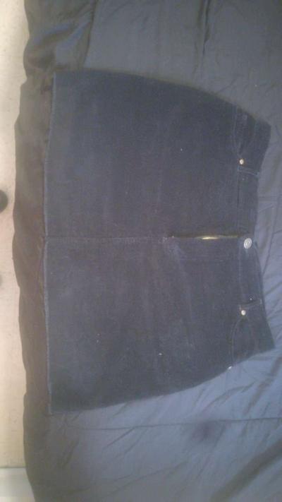 Im black corduroy skirt button down the front size extra - Thumbnail 3