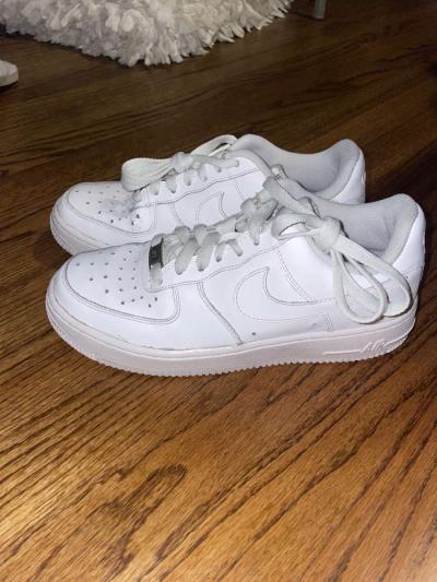 Selling Girl shirts some pants size SMed 2 Nike shoes size - Thumbnail 5