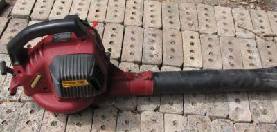 POULAN pro blower and vacuum - Thumbnail 3