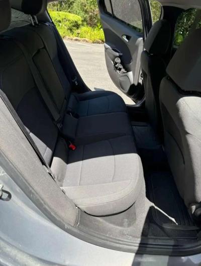 2018 Chevrolet Cruze - Thumbnail 3