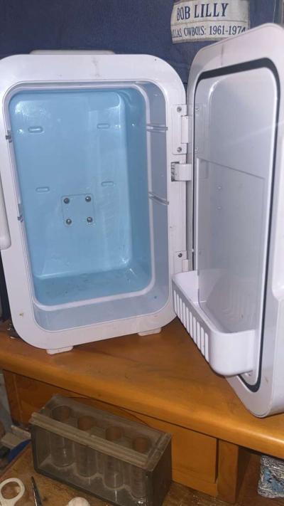 Mini Skincare Fridge - Thumbnail 3