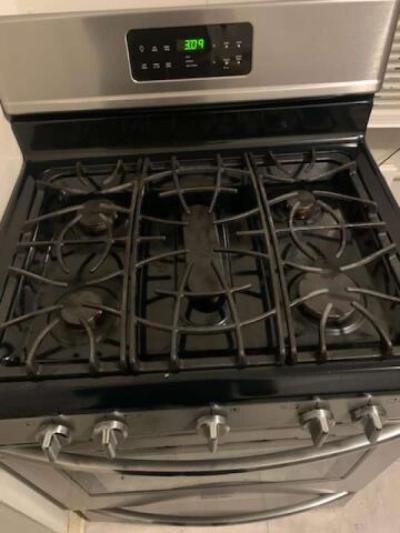 gas stove and refrigerator - Thumbnail 2