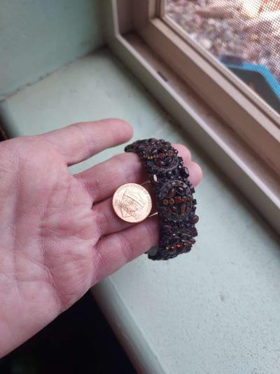 sorrelli cuff hand set crystals Vintage  against bronze - Thumbnail 4