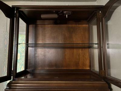 Lighted display Cabinet - Thumbnail 3