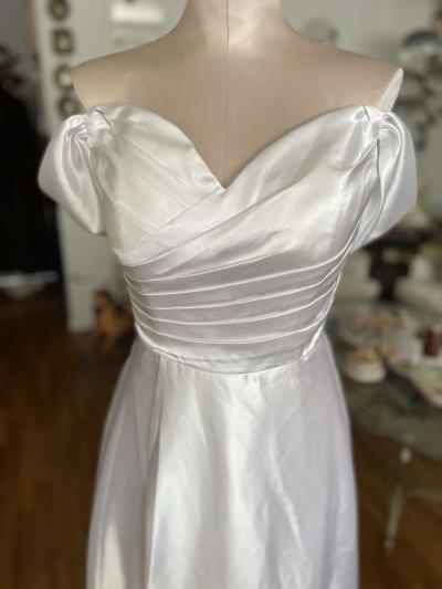 size 10 white wedding gown corset back NEW - Thumbnail 3