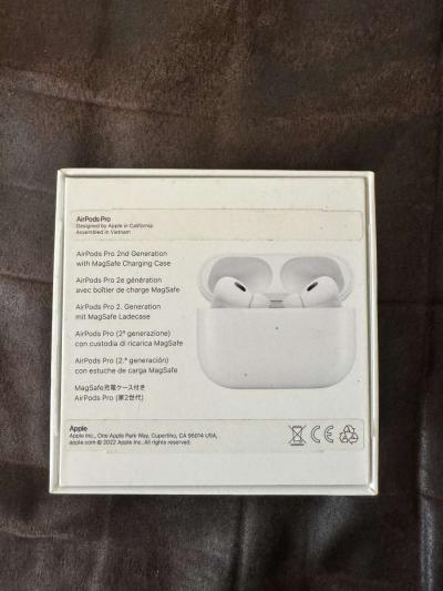 Apple AirPods Pro 2nd generation Free shipping - Thumbnail 4