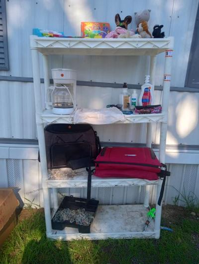 ZAVALLA YARD SALE - Thumbnail 6