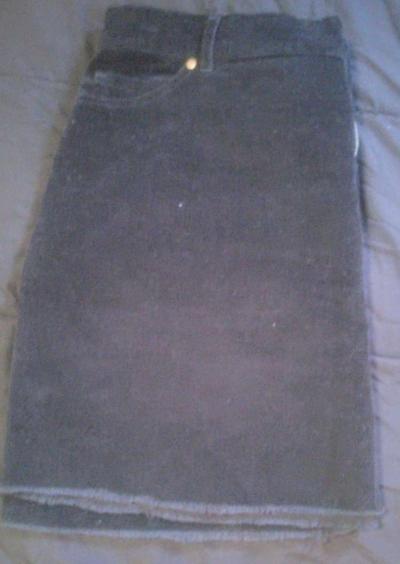 Im black corduroy skirt button down the front size extra - Thumbnail 6