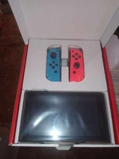 Nintendo Switch - Thumbnail 2