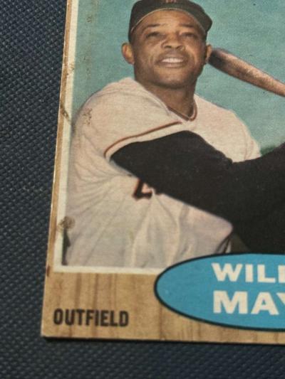 Willie Mays Baseball Card Topps 395 - Thumbnail 6