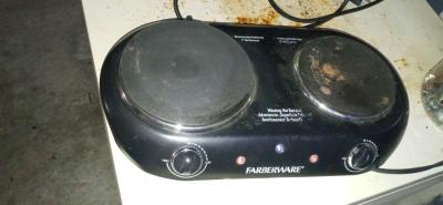 two pot plug in stove top and a flat skillet - Thumbnail 2