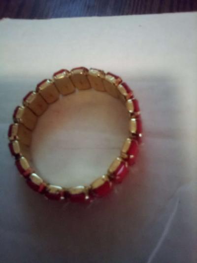 Stretchy gold bracelet with orange stones - Thumbnail 3