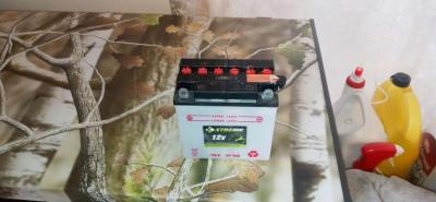 a motorcycle or scooter battery - Thumbnail 3