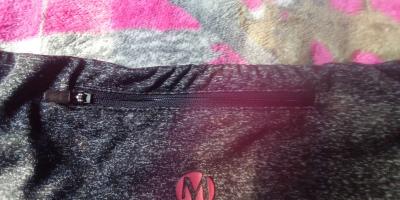 Bathing suits and two pair of sweats - Thumbnail 6