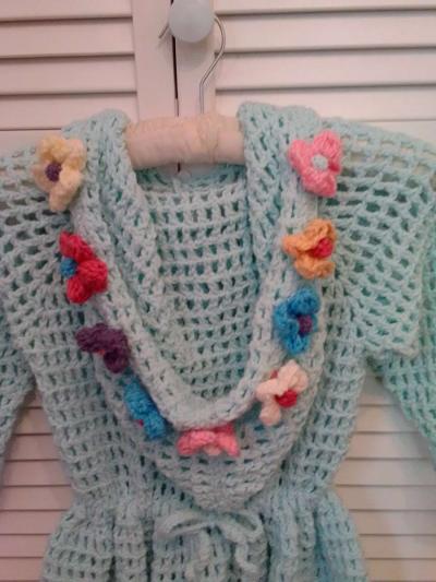 crocheted hoodie with puff flowers and heart wood buttons - Thumbnail 3