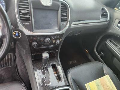 2011 Chrysler 300 Limited - Thumbnail 3