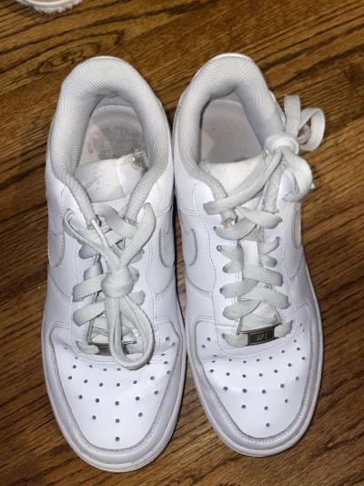 Selling Girl shirts some pants size SMed 2 Nike shoes size - Thumbnail 4