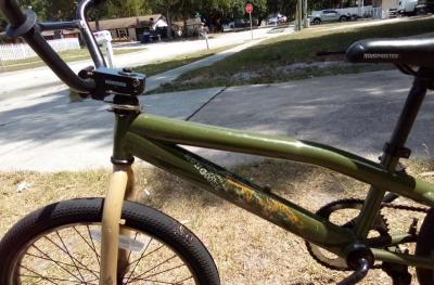 Mongoose BMX Racing Bike 20 Inche - Thumbnail 2
