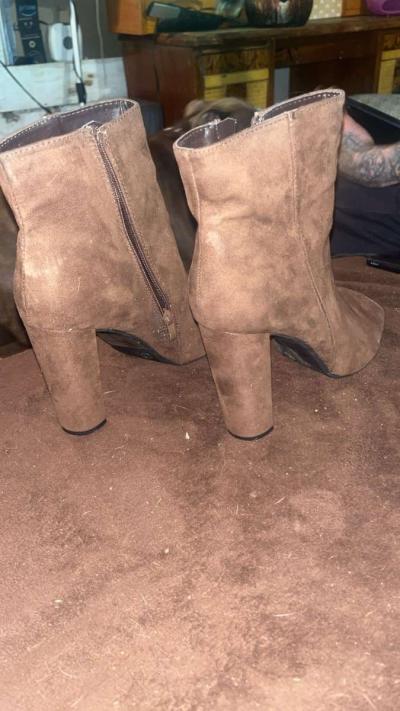 Peeptoe Heels - Thumbnail 2