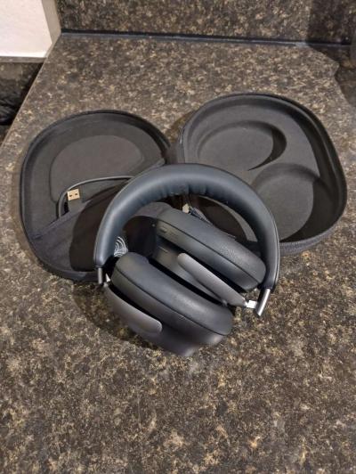 Bose Foldable Headphones - Thumbnail 4