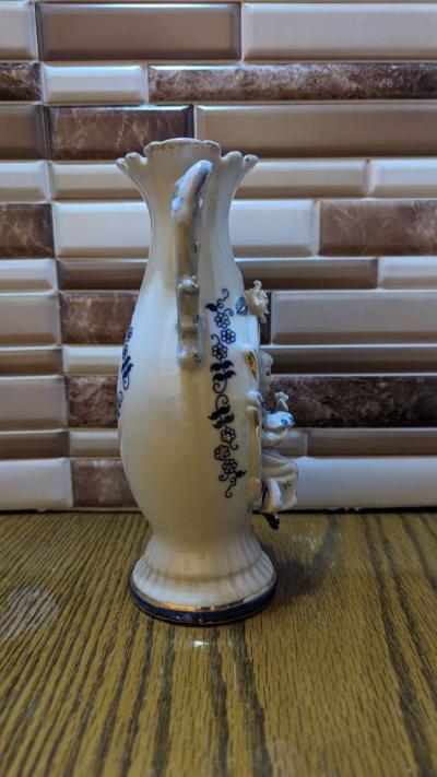 Vintage Victorian  Vase With A 3D Woman Inset Holding Flower - Thumbnail 4
