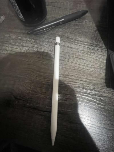 iPad 7th gen with Apple Pencil included - Thumbnail 5