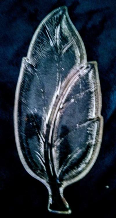 vintage pressed glass 1g2 in tobacco leaf art sculpture bowl - Thumbnail 4