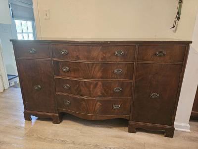 Wooden Dresser Good Condition - Fawn Grove, Pennsylvania