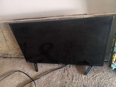 selling my 43 inch tv - Thumbnail 2