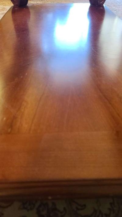 Decorated wooden coffee table 2 tier with glass top - Thumbnail 5