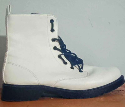 Womens Lace Up Platform Boots - Thumbnail 3