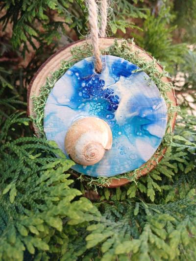 Down by the Sea Hanging Wooden Pour Painted Sharks Eye Ornam - Thumbnail 2