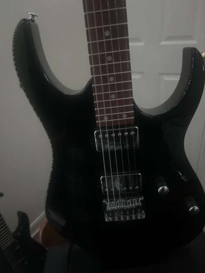 Ibanez guitar and noise gate pedal - Thumbnail 2