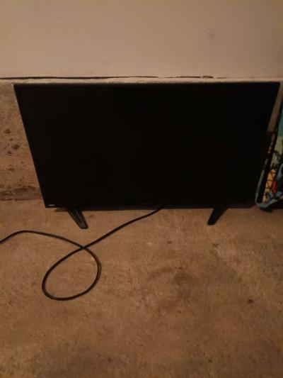 selling my 43 inch tv - Dallas, Texas