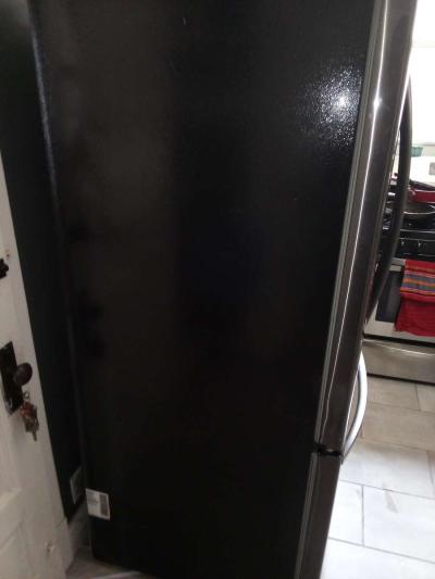 used and half working LG refrigerator - Thumbnail 3