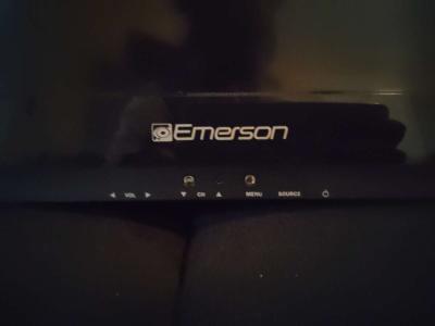 32  EMERSON TV - Thumbnail 4