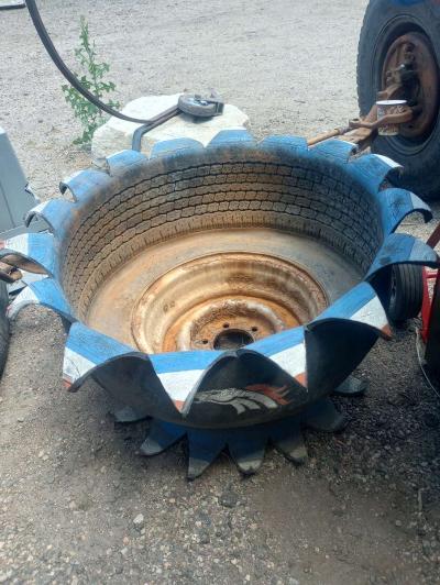 igloo refrigerator with the freezer black - Thumbnail 4