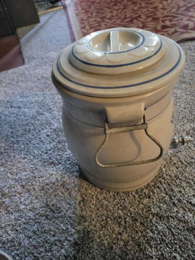 red wing 2 gallon water cooler with lid and spigot prestine - Thumbnail 6