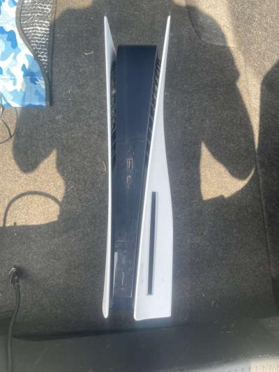 PlayStation 5 - Thumbnail 4