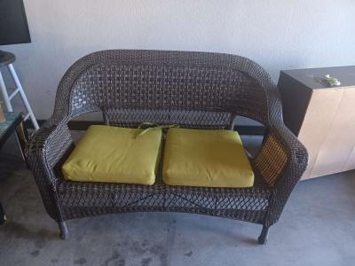 Patio love seat - Thumbnail 3