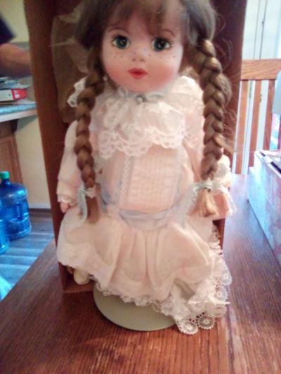 Robin woods doll - Tulare, California