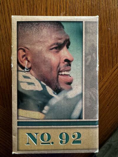 REGGIE WHITE STATUE - Thumbnail 3