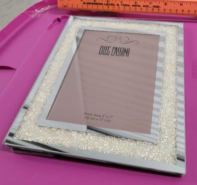 Oleg Cassini Ice Crystals 5 x 7 Picutre Frame - Thumbnail 2