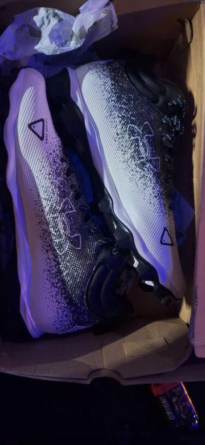 Under Armour Football Cleats Size 13 - Thumbnail 2